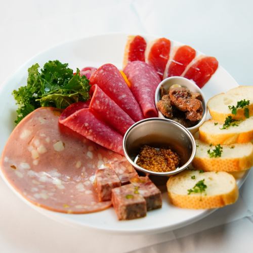 UMIバルのシャルキュトリー