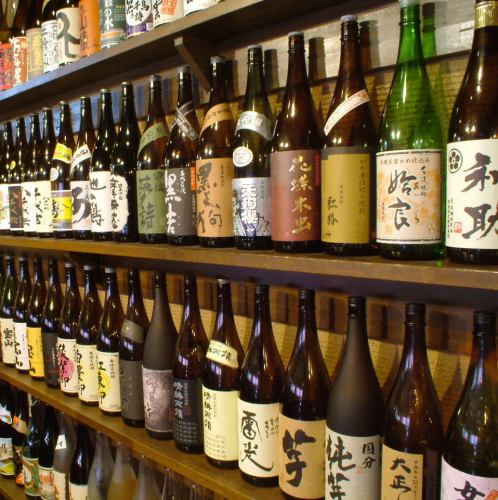 Surprising about 240 kinds of shochu are lined up !!