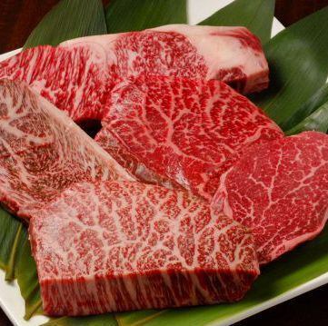 Enjoy Yonezawa beef steak in a Japanese atmosphere.