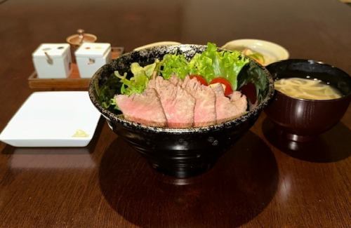 烤牛肉碗