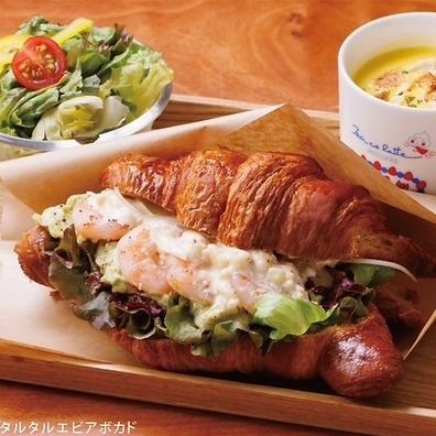 데카와상 샌드셋 타르타르 에비아 보카도