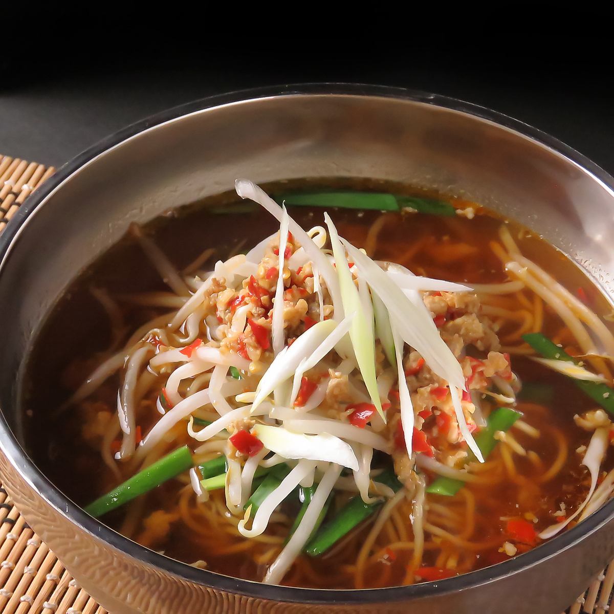 ピリ辛の台湾ラーメンなど〆の一品で満足度アップ。