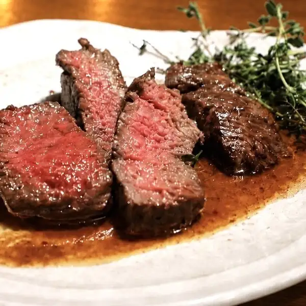 飲み放題付きコース4000円～。記念日、お祝いなどには可愛いオルゴール型デザートプレートサービス◇