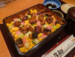 彩りうなちらし重