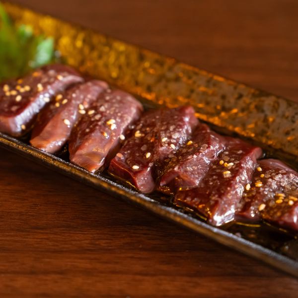 ≪Our Recommendation!≫ Fresh horse meat at a reasonable price★ Horse ``raw liver sashimi'' 1,485 yen (tax included)