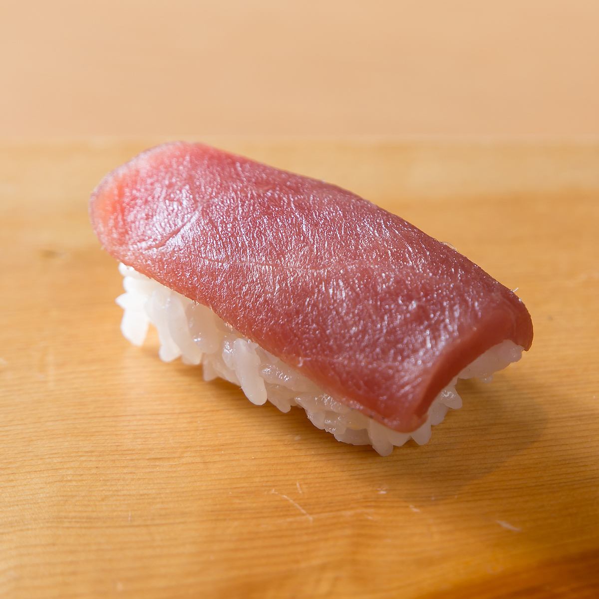 新鮮な海鮮を使用した寿司・炉端メニュー多数ございます！