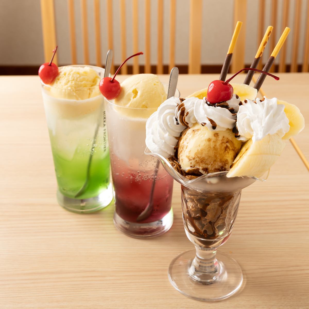 内装がおしゃれな店内で料理をご堪能下さい！