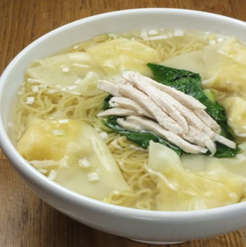 Soft Steamed Chicken and Plump Shrimp Undon Noodles