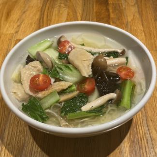 豆肉蔬菜燉麵