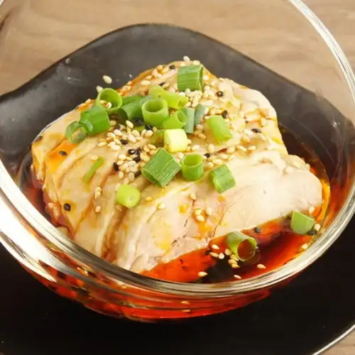 【小菜】やわらか蒸し鶏の四川甘辛よだれソース（Cold Steamed Chicken With Special Spicy Flavor）