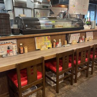 お1人様やデートにはカウンター席をどうぞ！※画像は系列店