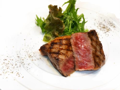 [Limited quantity per day!] Kamogawa Takanashi Farm Kazusa Wagyu Beef Special A5 Sirloin Steak <200g>