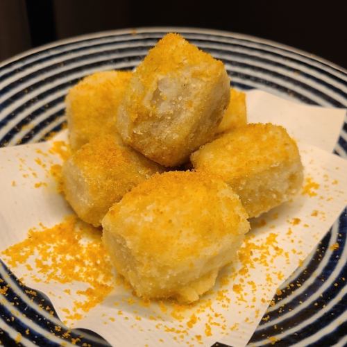 里芋の唐揚げ ~カラスミパウダーがけ~