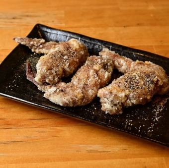 【ほっくん特製】煮込み揚げ手羽先　3本