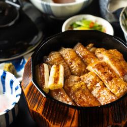 熊本産うまかハーブ鶏　もも肉とむね肉の鶏ひつまぶし