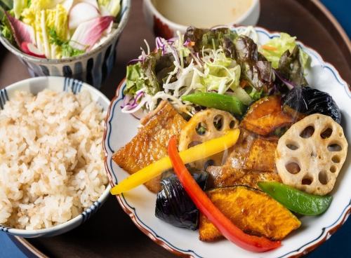 【平日ランチ限定!!】銘柄鶏の昼御膳