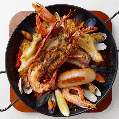 【強烈推薦♪】特產！龍蝦湯汁充足的“我的西班牙海鮮飯”