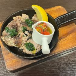 マグロホホ肉の鉄板ステーキ