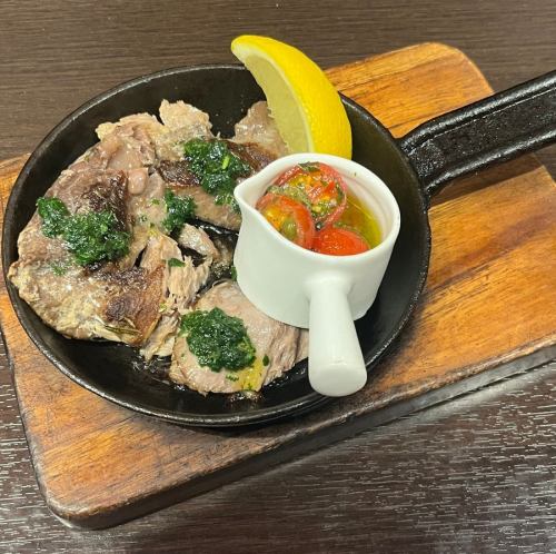 マグロホホ肉の鉄板ステーキ