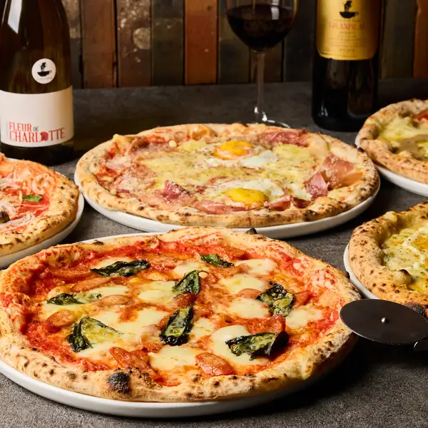 ★加水率70%で耳までモッチリ食感★俺のイタリアン系列で唯一無二な本格窯焼きピッツァ♪耳まで美味しい!!