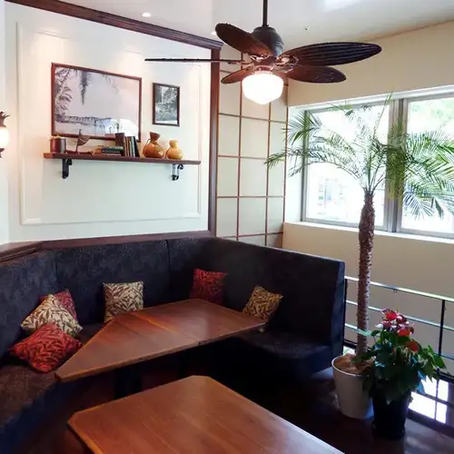 A space where you can fully enjoy the local atmosphere.