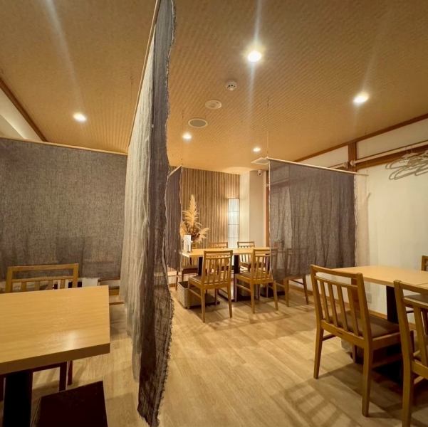 【貸切承ります◎】16名様以上から貸切が可能で、会社の宴会や友人との集まりにぴったりの場所です。広々とした空間は、周囲を気にせずリラックスでき、親しい仲間と楽しいひとときを過ごすのに最適です。事前にご相談いただければ、特別なコースメニューのご提供も承っております◎