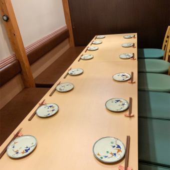 The private room of our shop is not a roll curtain etc. but a neat sliding door! You can enjoy a banquet in a private space only for customers without worrying about the surrounding eyes!