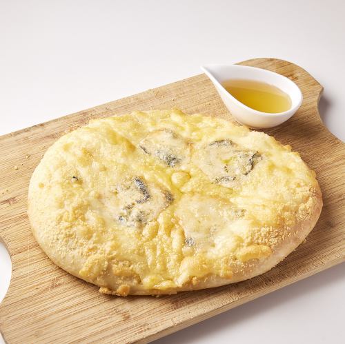 三種のチーズとはちみつのフォカッチャピザ レギュラーサイズ