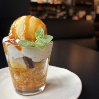 Mini parfait (chocolate, matcha, strawberry rare cheese, cassis chocolate, caramel custard) Various