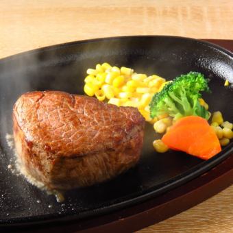 【ネット予約限定】テンダーロインステーキ150gにライスと黒烏龍茶ジョッキでサービス！