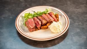 和牛赤身ステーキ～ガーリックホイップバター～