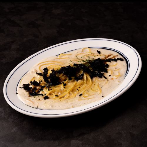 黒トリュフとキノコのポルチーニのパスタ