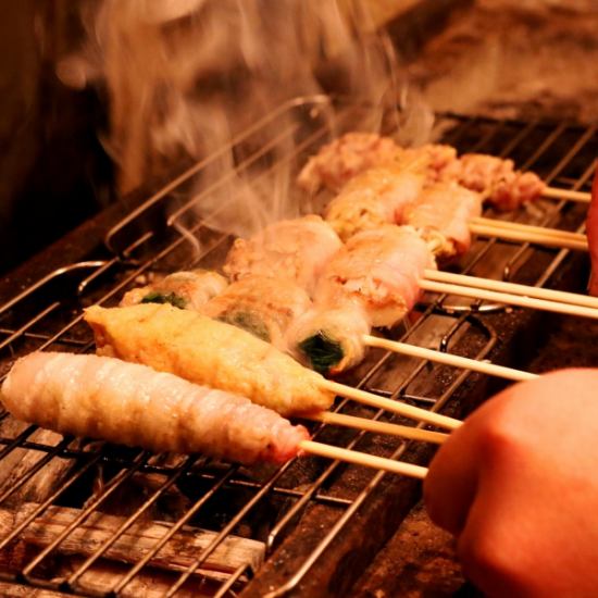 焼き鳥、地鶏の七輪焼きなど、自慢の地鶏をお楽しみください！