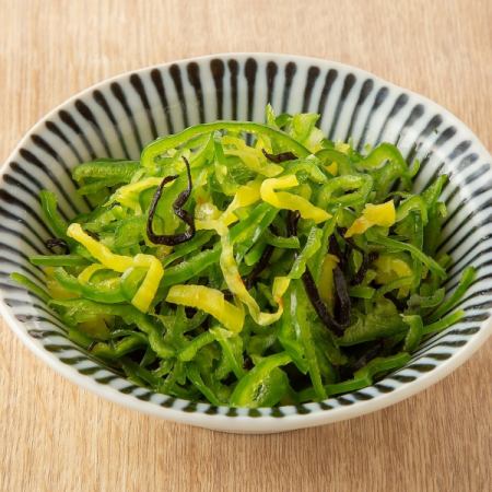 ピーたく（ピーマンとたくあんの塩昆布和え）