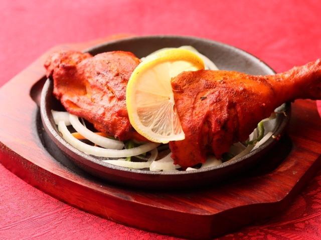 Tandoori chicken! The outside is potash and the inside is ju ~ shi ~ ☆