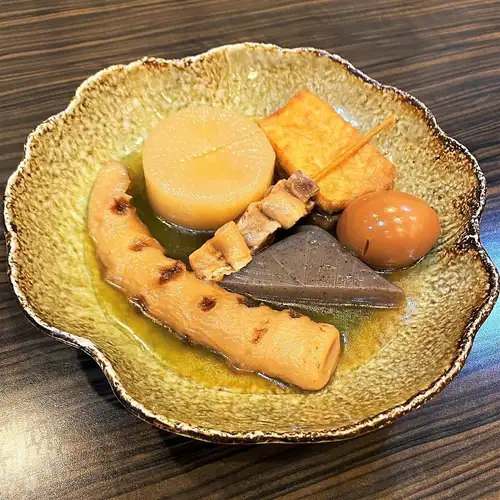 牛すじ串入り出汁おでん盛り合わせ