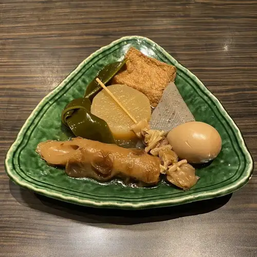 牛すじ串入り出汁おでん盛り合わせ