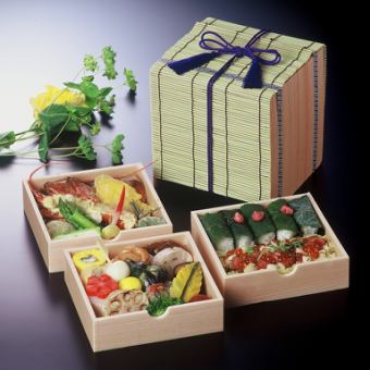 Luxurious gourmet lunch box for early summer