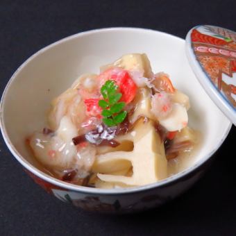 Light bamboo shoots with crab sauce
