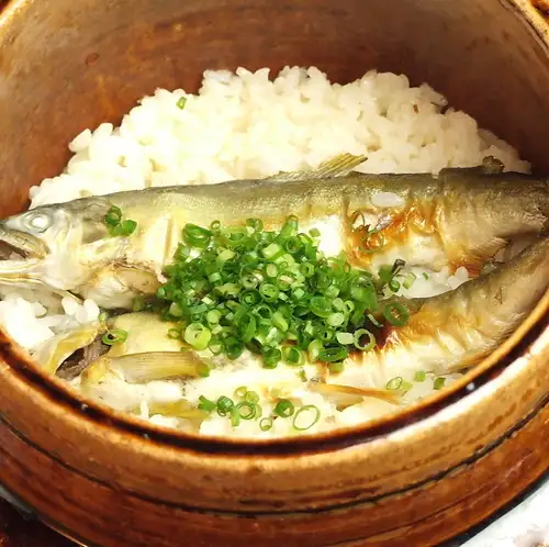 〈郡上〉天然 鮎釜炊き御飯