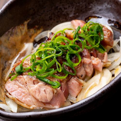 炭火の香ばしさとさっぱりとしたポン酢の相性が抜群の『ひねぽん』