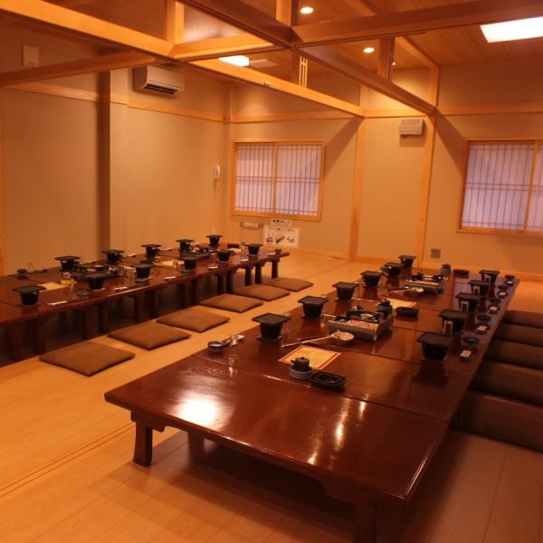 [Customers who only reserve seats may be asked to rearrange their seats at the restaurant.] The 3rd floor can hold banquets for up to 50 people.One table can accommodate up to 12 people, so we will prepare seats according to the number of people.The 3rd floor can be reserved for parties of 45 or more.*Customers who are using the after-party or second event, please contact the store first.