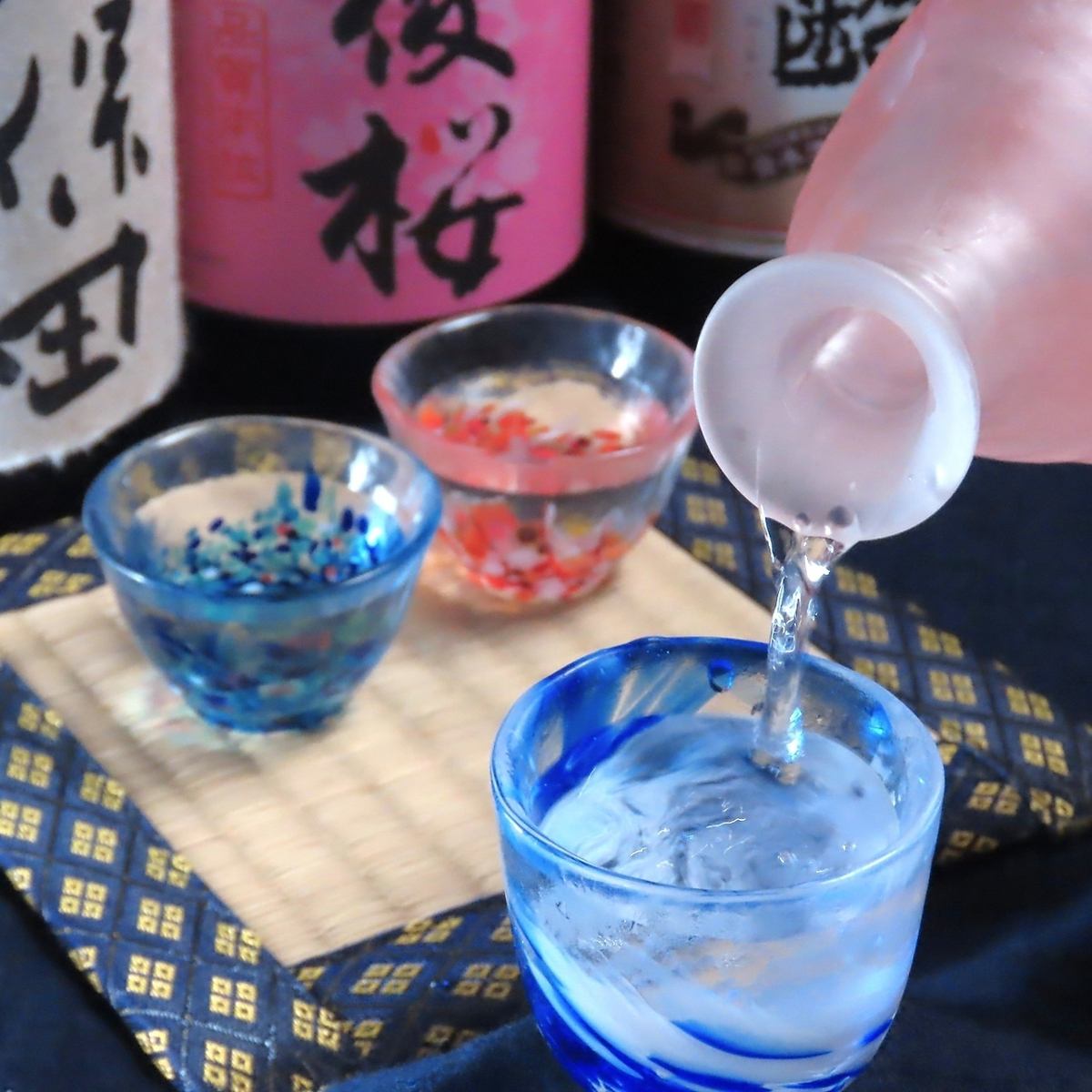 こだわりの新潟の地酒を豊富にご用意。プレミアム飲み放題も有