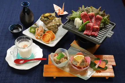 9월~10월 【기간 한정】제철 3점 모리/목구리 소금구이 등 전 8품 2시간 음료제 포함 8500엔(부가세 포함)