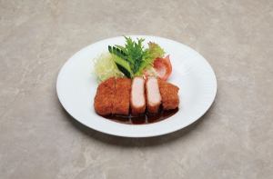 用群馬縣丸山豬肉製成的豬排
