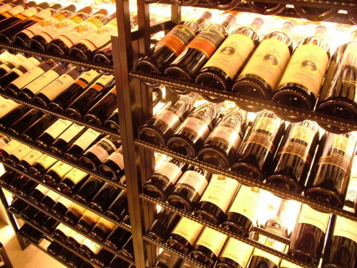 ワインや生ビールが飲み放題のお得な2時間飲み放題プラン