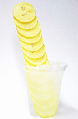 整个柠檬柠檬水