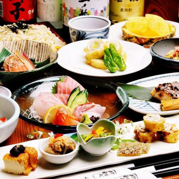 料理長の腕が光る逸品をお楽しみください。宮原駅徒歩2分の鶏料理居酒屋、飲み放題付コースがおすすめ。