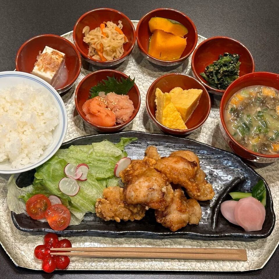 Enjoy a balanced Japanese meal with side dishes to make your day even more enjoyable!