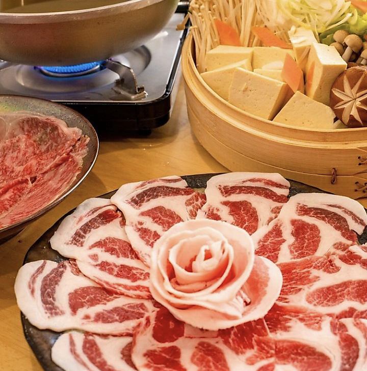 You can enjoy Agu pork shabu-shabu and live sanshin music.